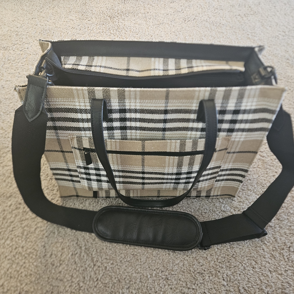 Beis "The Work Tote" in Plaid